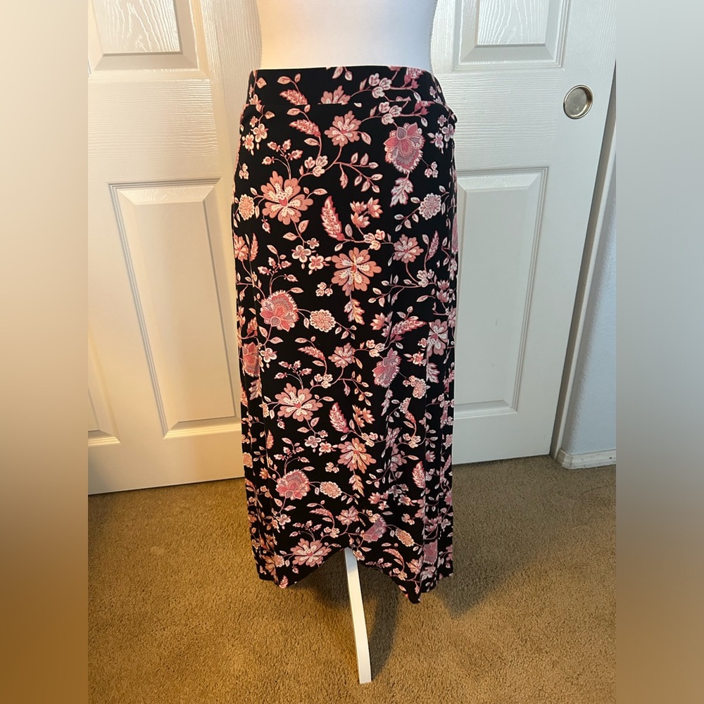 Loft pull on skirt